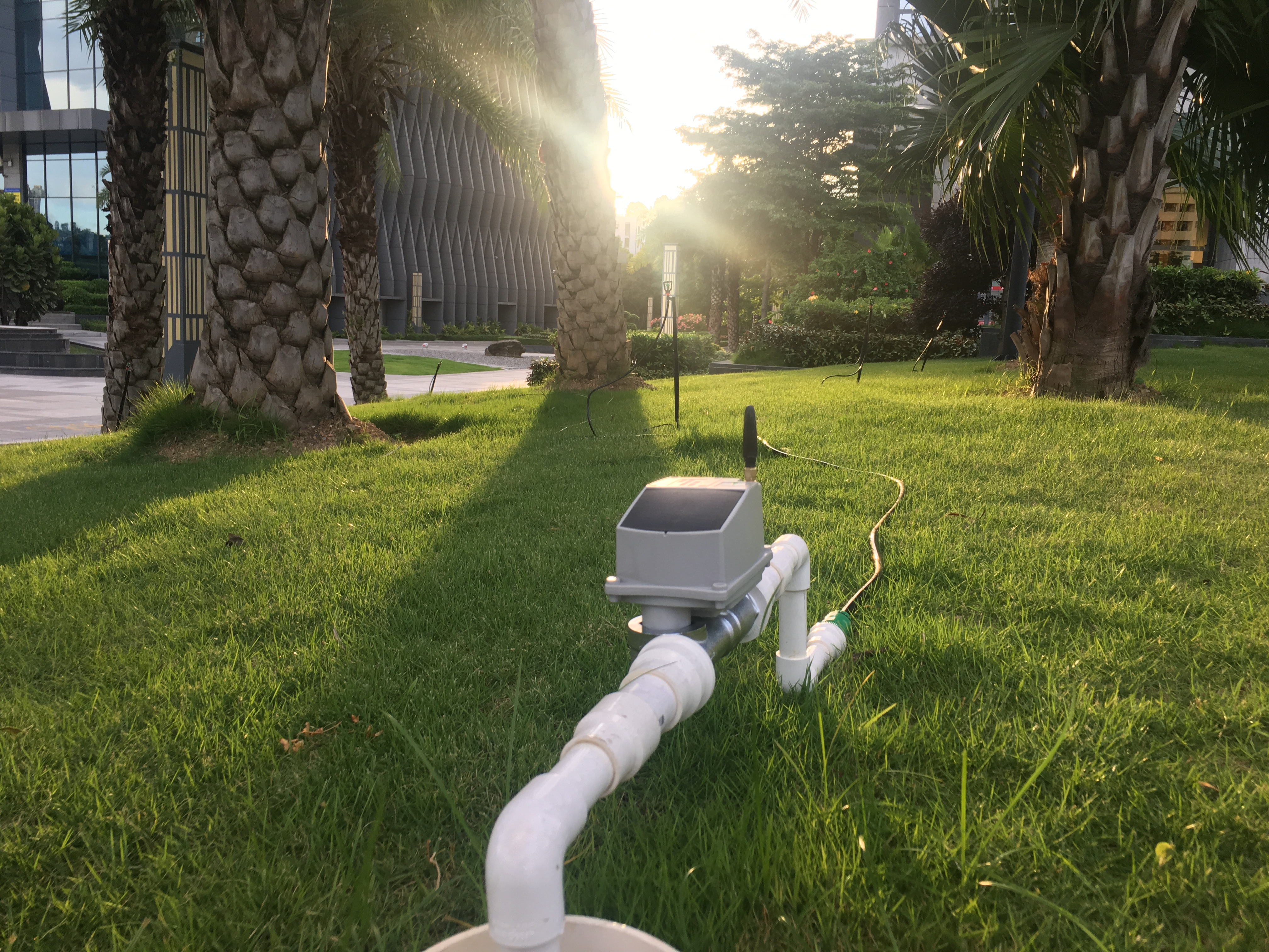 Sistema de controle de irrigação de painel automático para paisagismo