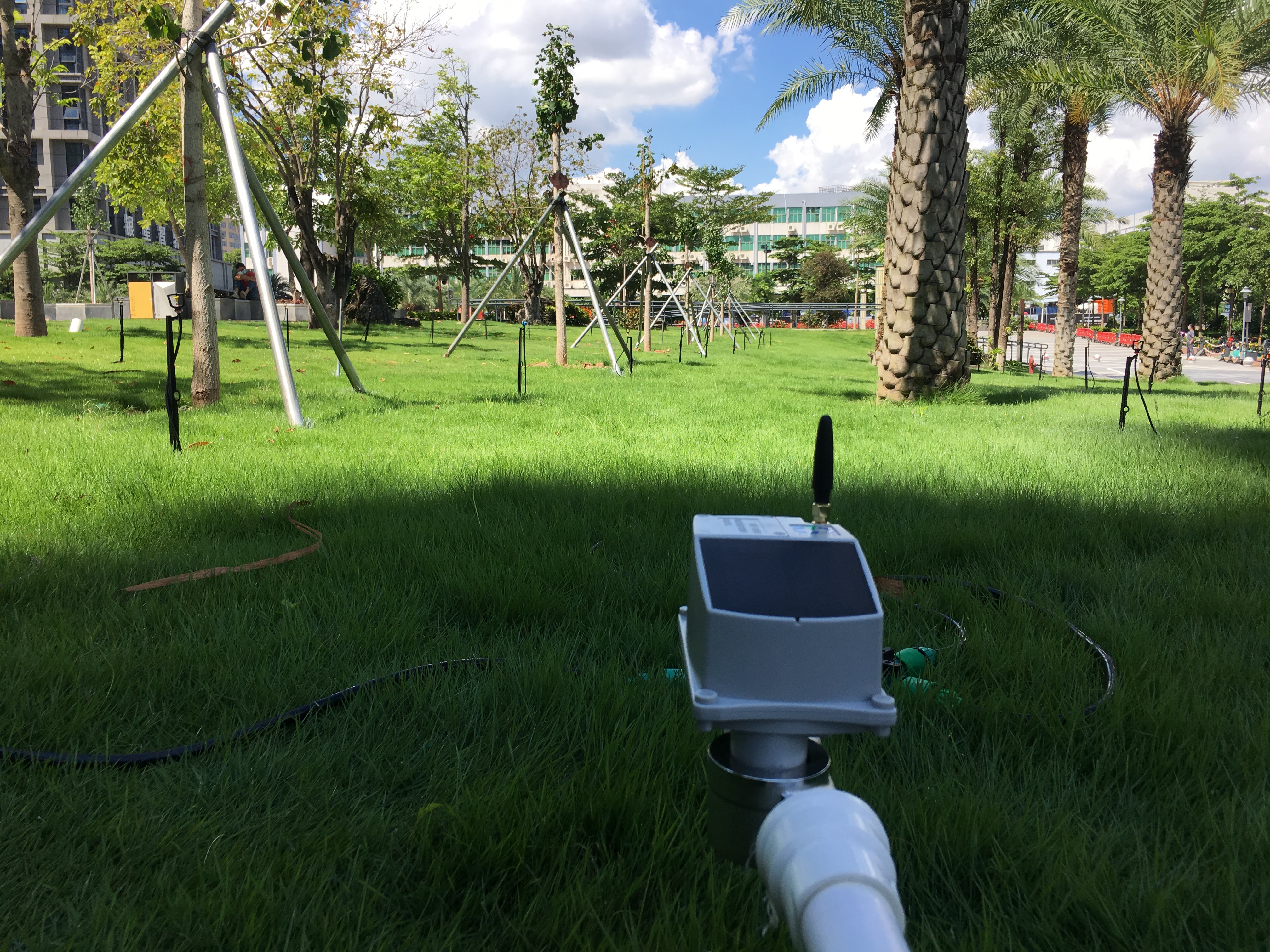 Temporizador de mangueira de jardim inteligente controlado por GSM com serviços Iot totalmente gerenciados